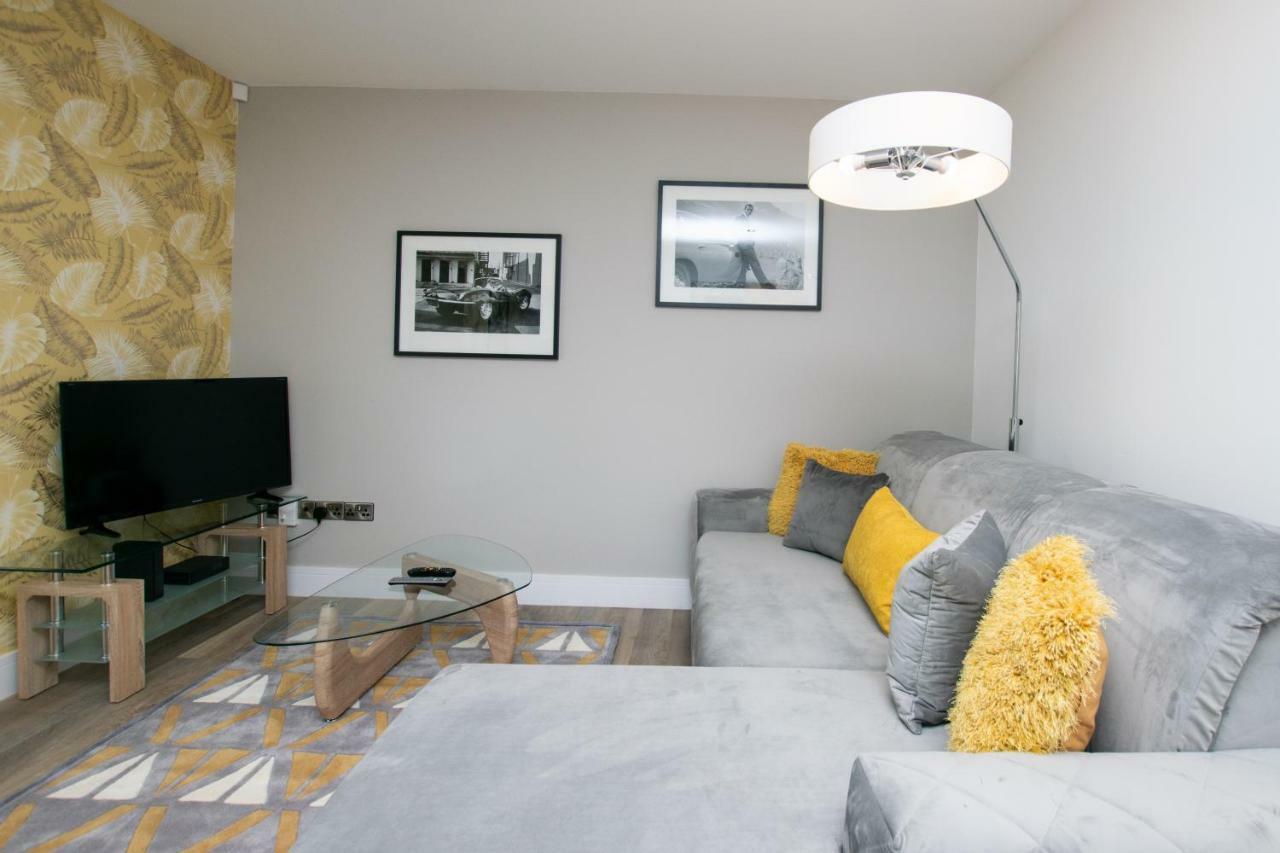 Rowan Tree - Your Apartment Bristol Buitenkant foto