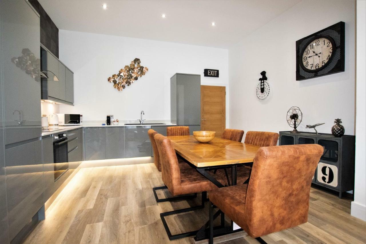 Rowan Tree - Your Apartment Bristol Buitenkant foto